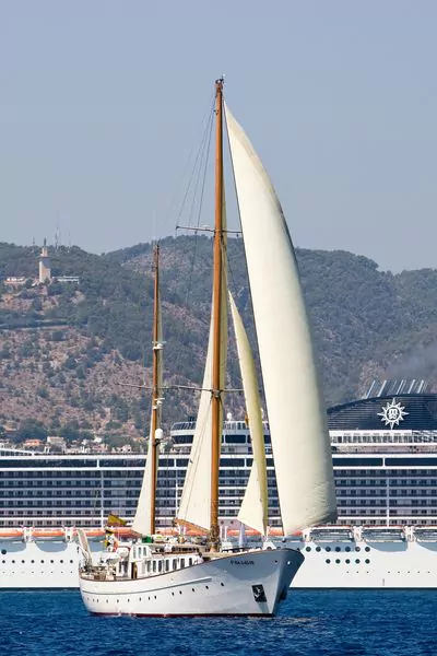 catamaran boat barcelona