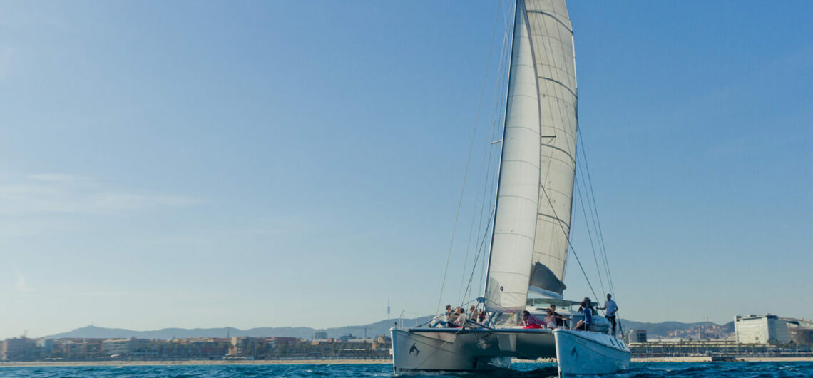 boat trips for large groups in barcelona