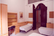 Large hostel bedrooms in Barcelona