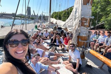 Team building activity in private boat in Barcelona