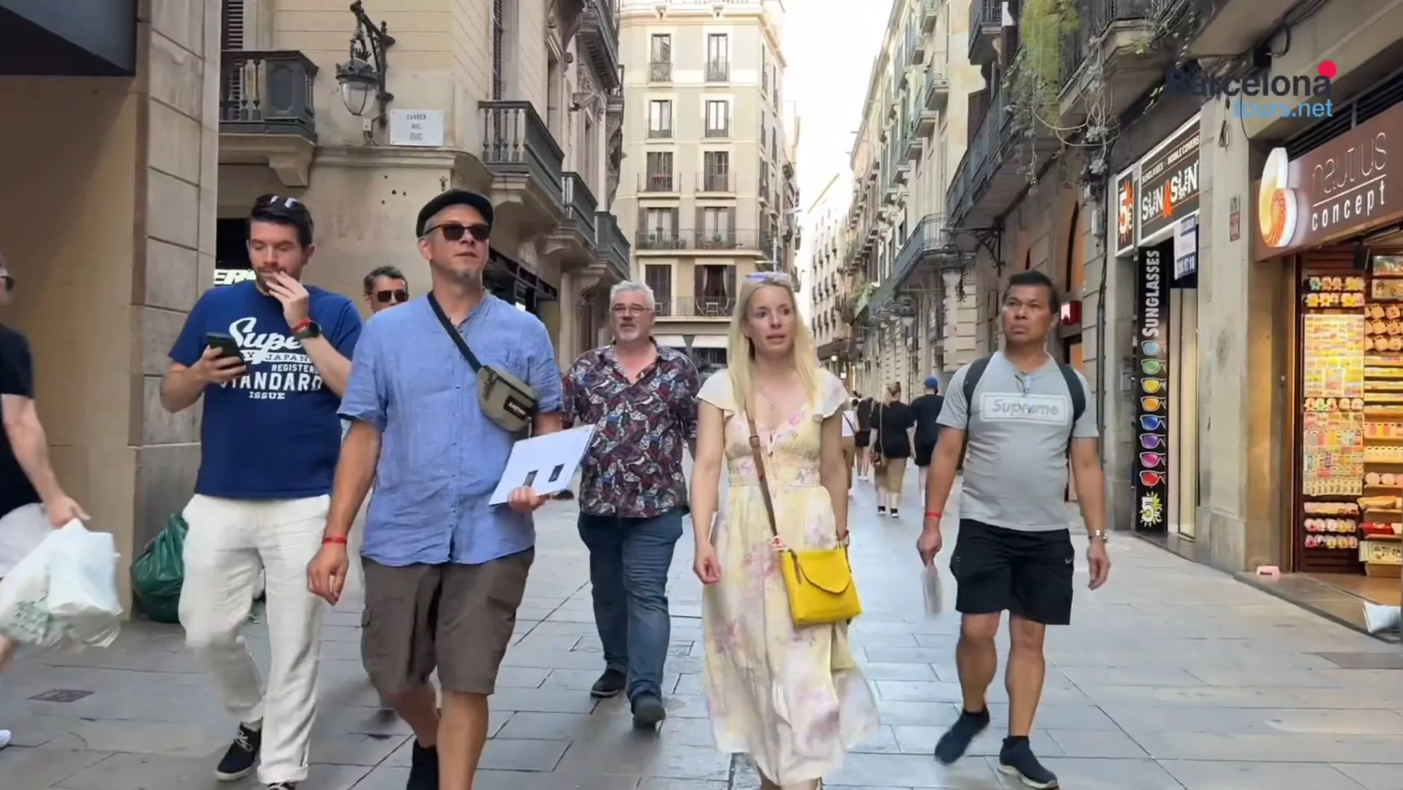 CSR Barcelona Hunt: team building activity