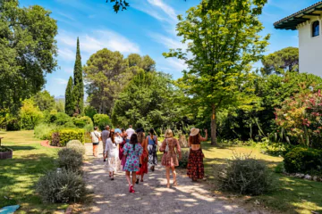 Penedès Private Tour Codorníu: Finca Batllori Winery Tour, Wine Tastings and Gourmet Pairings